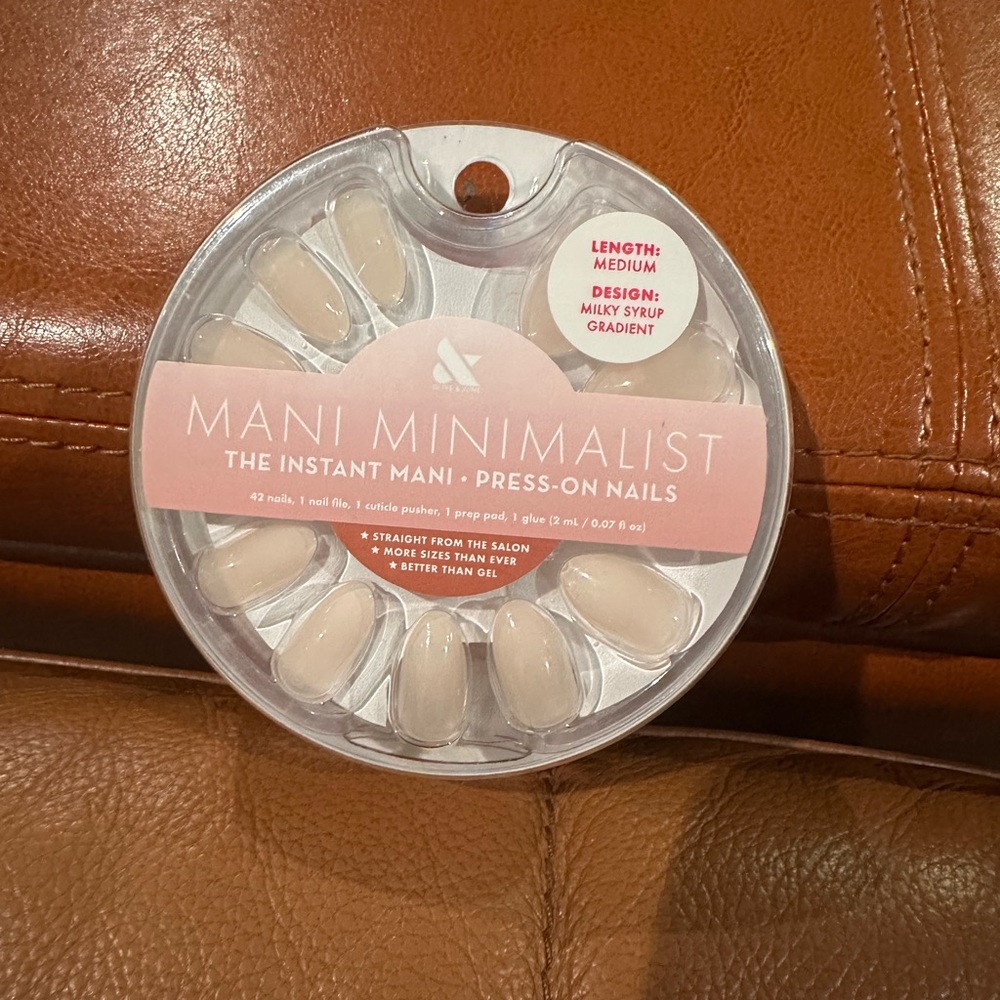 Olive & June Mani Minimalist Press-On Nails